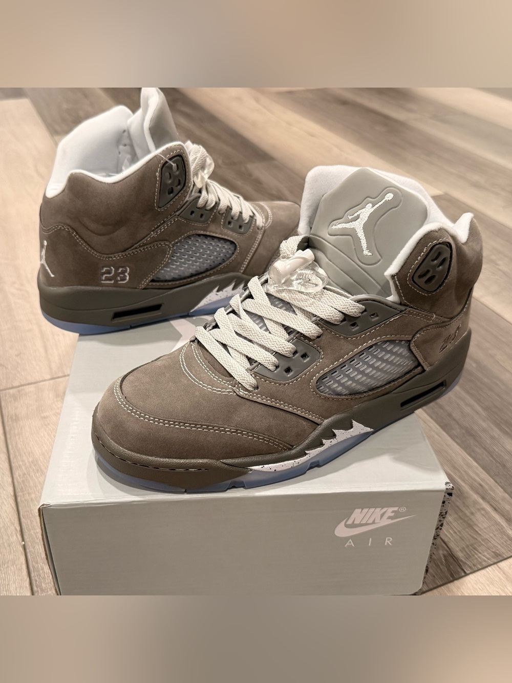 Air Jordan 5 retro Wolf Gray US Size 8.5 NEW